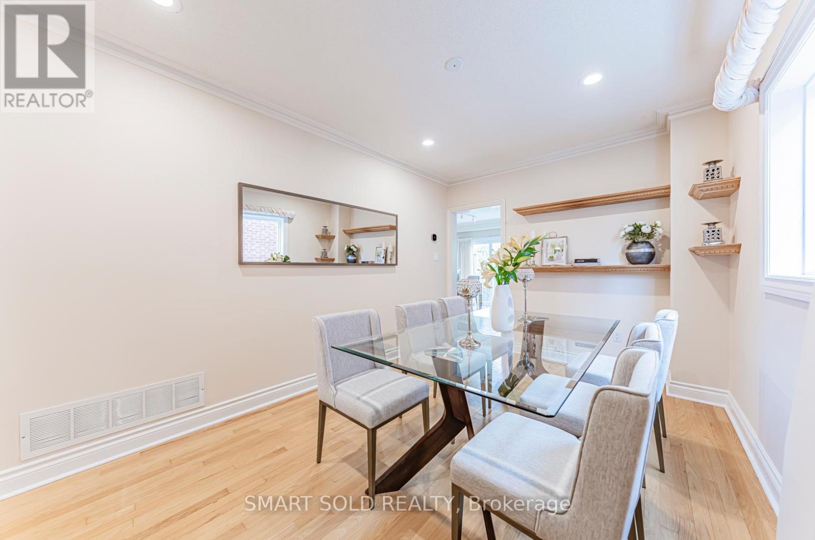 141 Larratt Lane, Richmond Hill, Ontario  L4C 0E6 - Photo 10 - N12183600