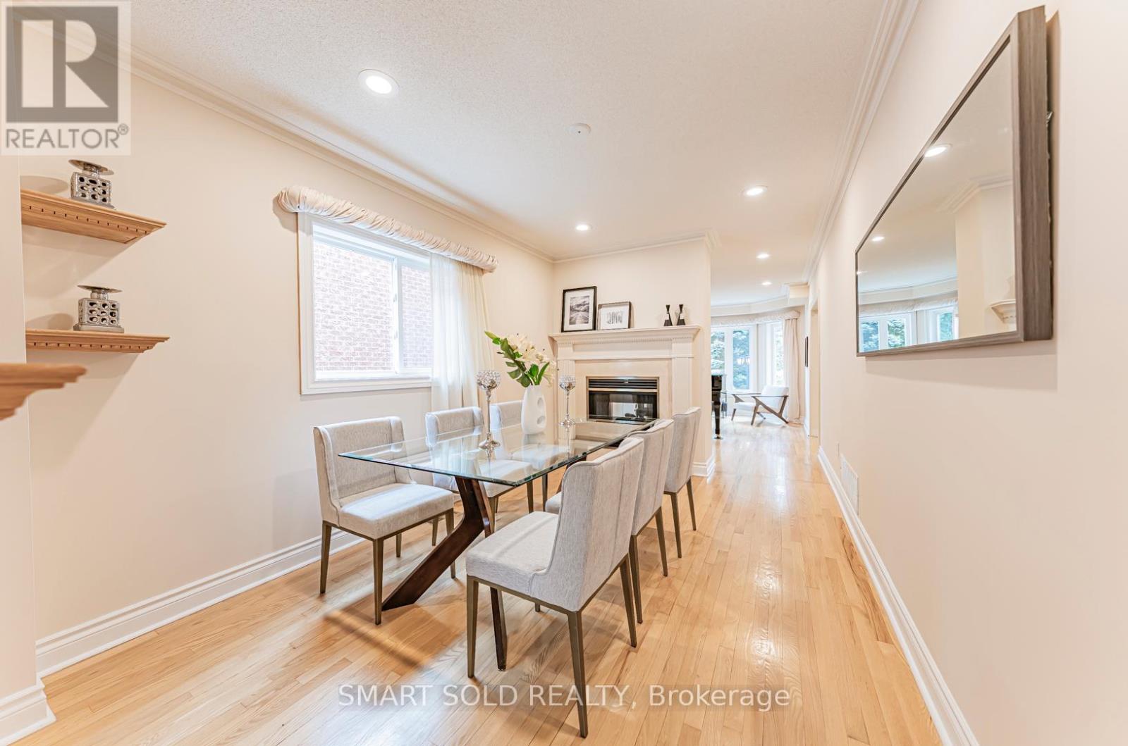 141 Larratt Lane, Richmond Hill, Ontario  L4C 0E6 - Photo 8 - N12183600