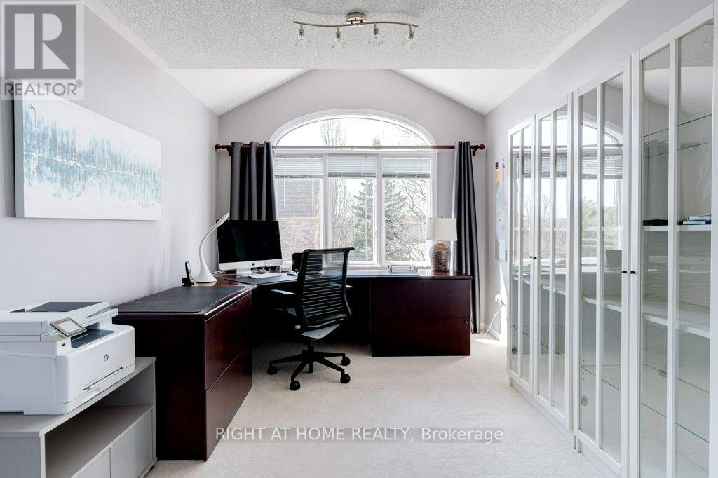 2109 Berwick Drive, Burlington, Ontario  L7M 4B3 - Photo 39 - W12038096