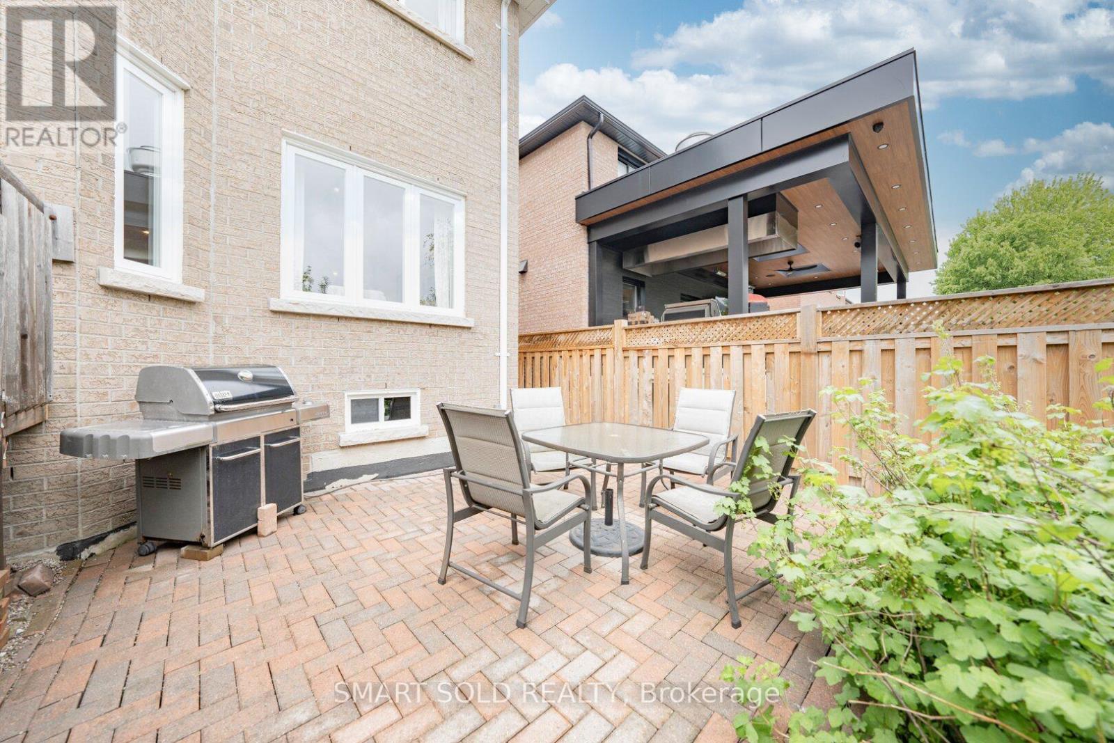 141 Larratt Lane, Richmond Hill, Ontario  L4C 0E6 - Photo 43 - N12183600