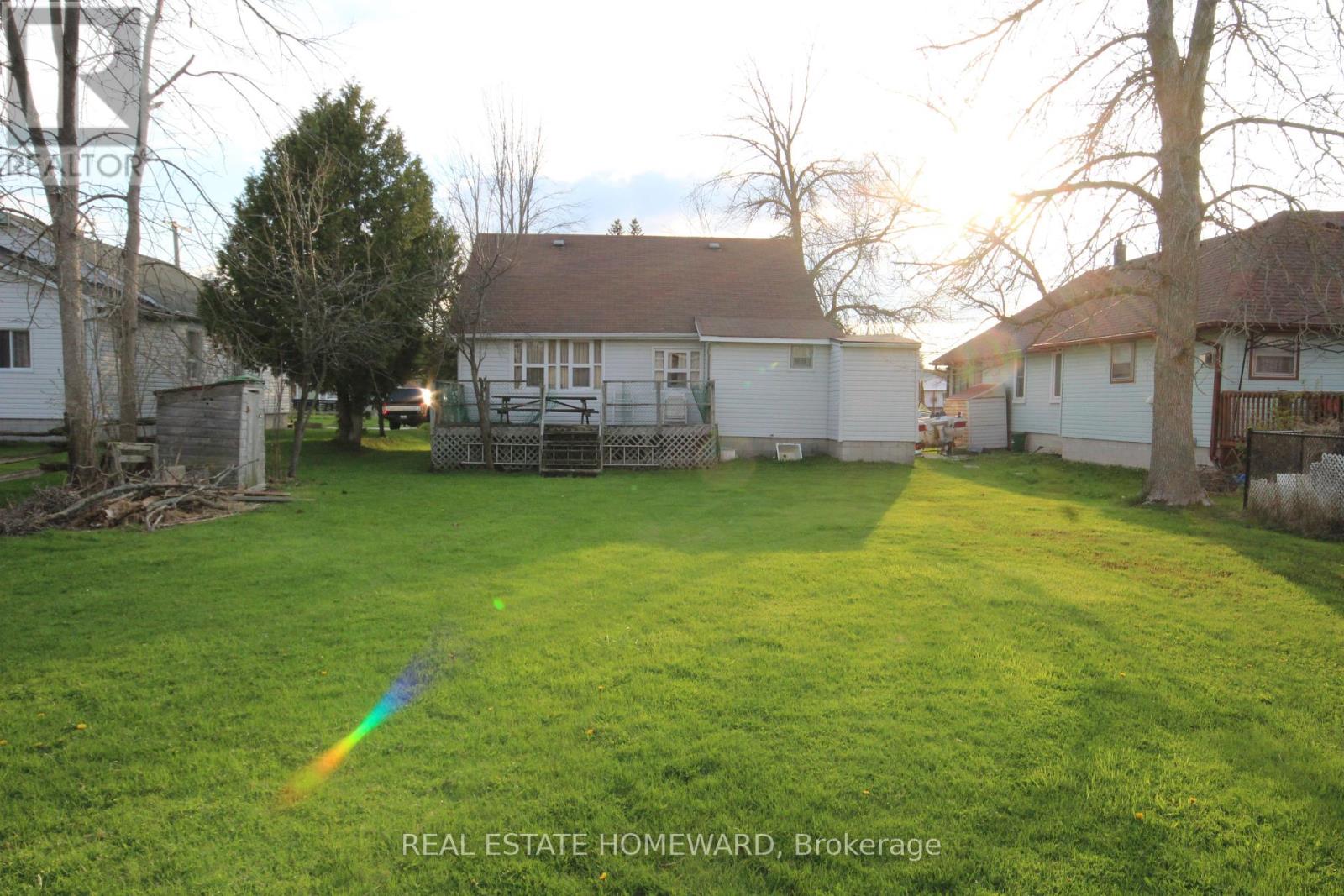 27125 Woodbine Avenue, Georgina, Ontario  L4P 3E9 - Photo 5 - N12187296