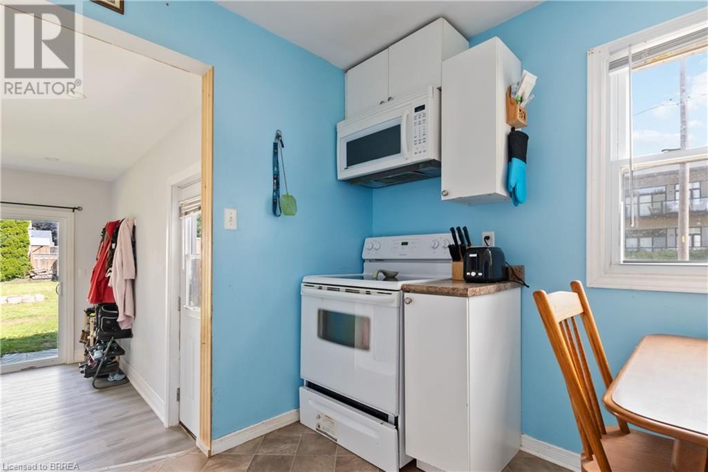 24 John Street, Brantford, Ontario  N3T 4H7 - Photo 14 - 40709757