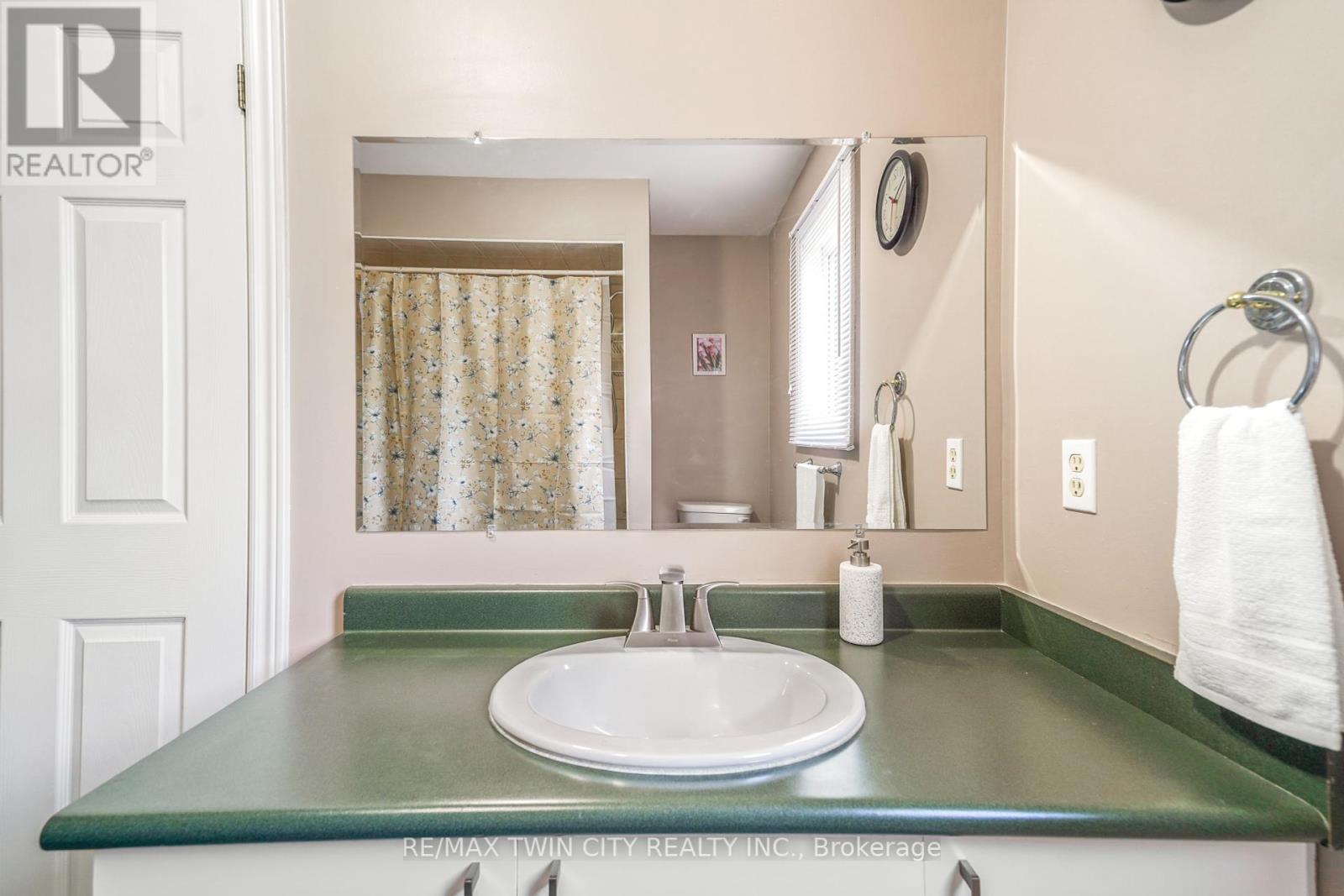 A - 4 Courtland Drive, Brantford, Ontario  N3R 7V8 - Photo 32 - X12181690