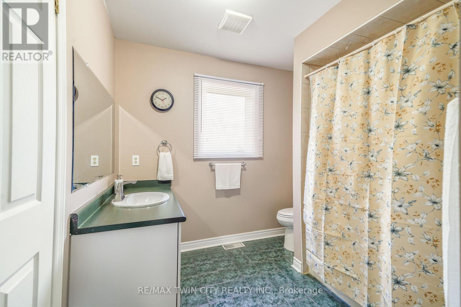 A - 4 Courtland Drive, Brantford, Ontario  N3R 7V8 - Photo 30 - X12181690