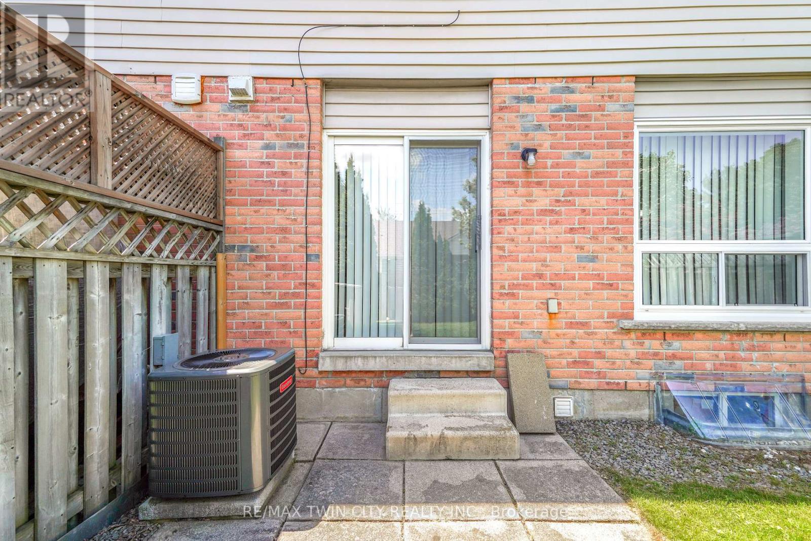 A - 4 Courtland Drive, Brantford, Ontario  N3R 7V8 - Photo 36 - X12181690