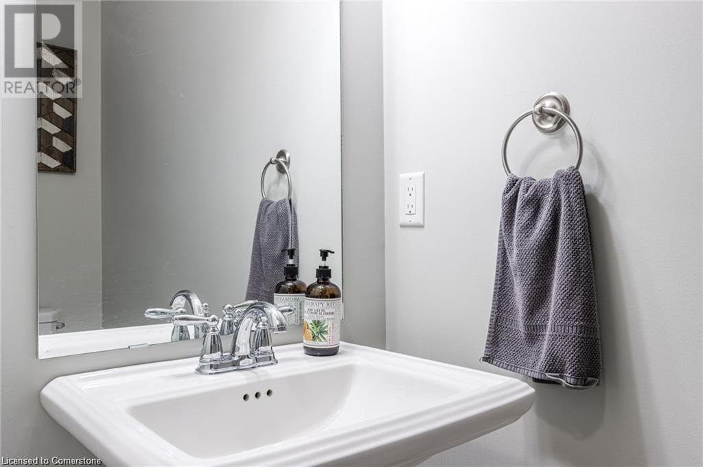 201 Westbank Trail Unit# 34, Stoney Creek, Ontario  L8J 0M4 - Photo 13 - 40734563