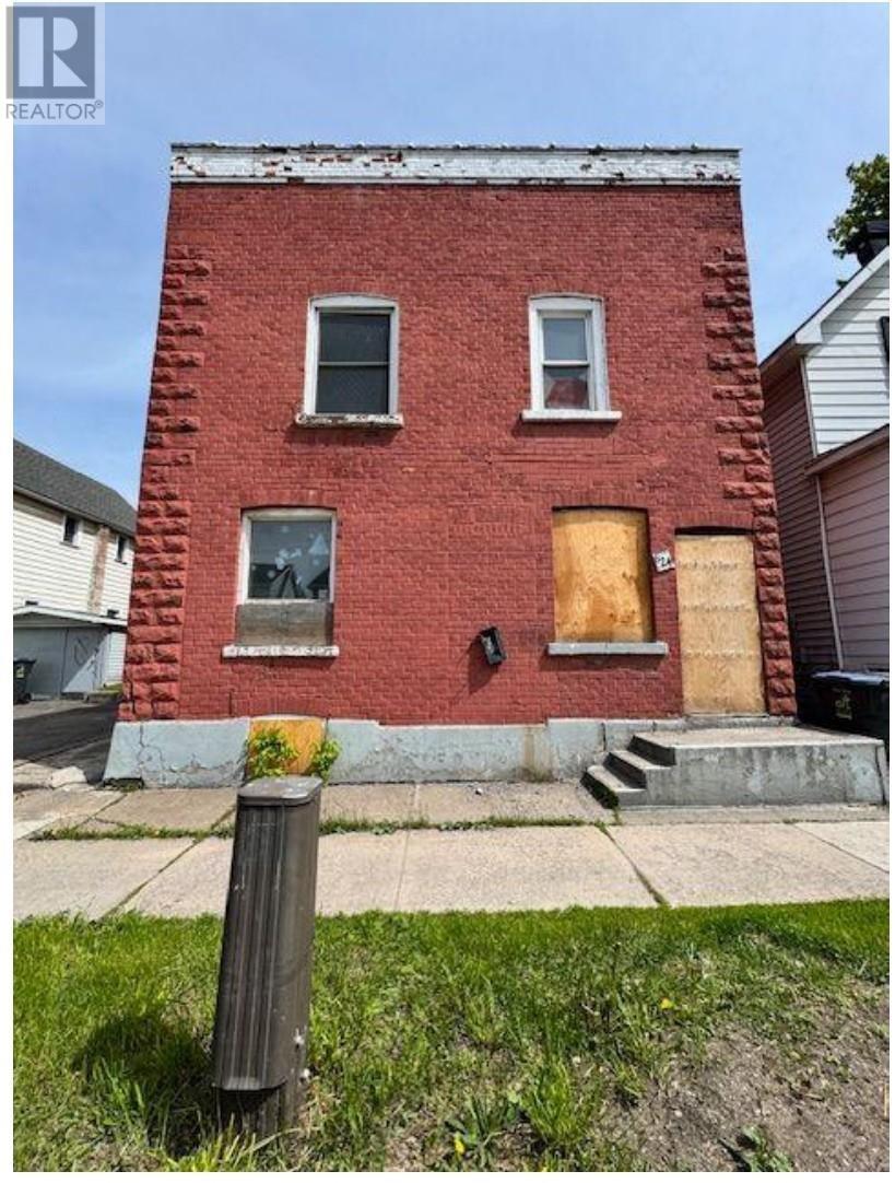 624 Queen St W, Sault Ste. Marie, Ontario  P6A 1A9 - Photo 1 - SM251304