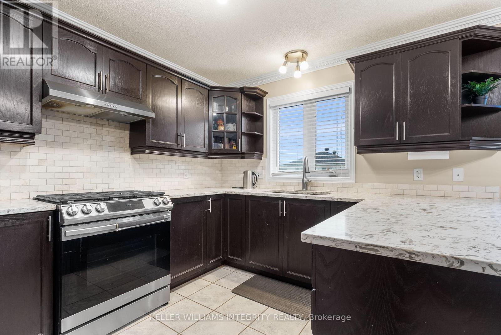 157 Louise Street, Clarence-Rockland, Ontario  K4K 1R7 - Photo 10 - X12187325