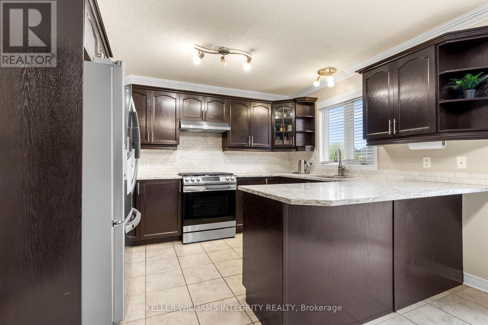 157 Louise Street, Clarence-Rockland, Ontario  K4K 1R7 - Photo 8 - X12187325