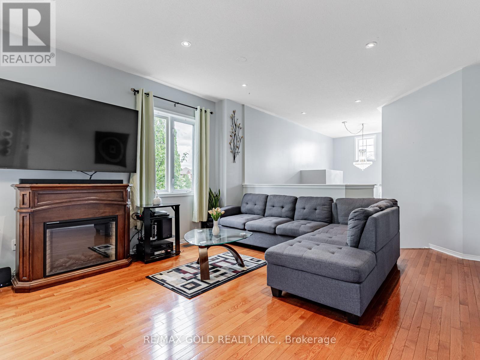 34 Sundridge Street, Brampton, Ontario  L7A 2J9 - Photo 6 - W12171300