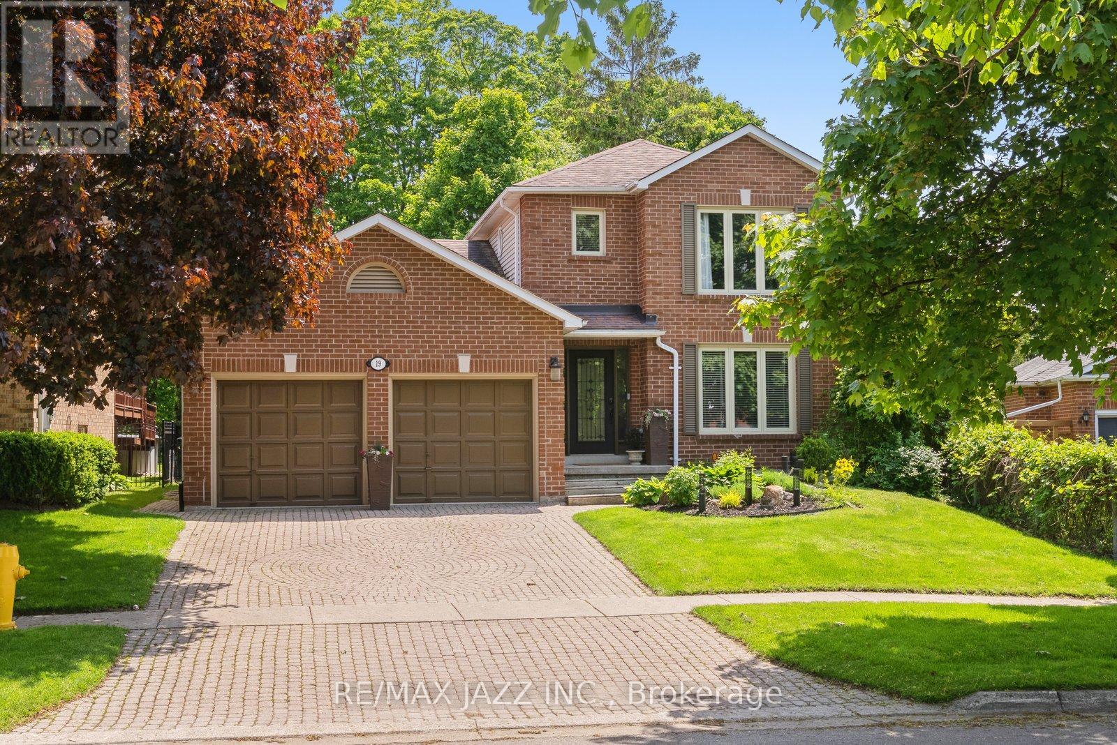 19 Valleycrest Drive, Clarington, Ontario  L1E 1J2 - Photo 2 - E12170654
