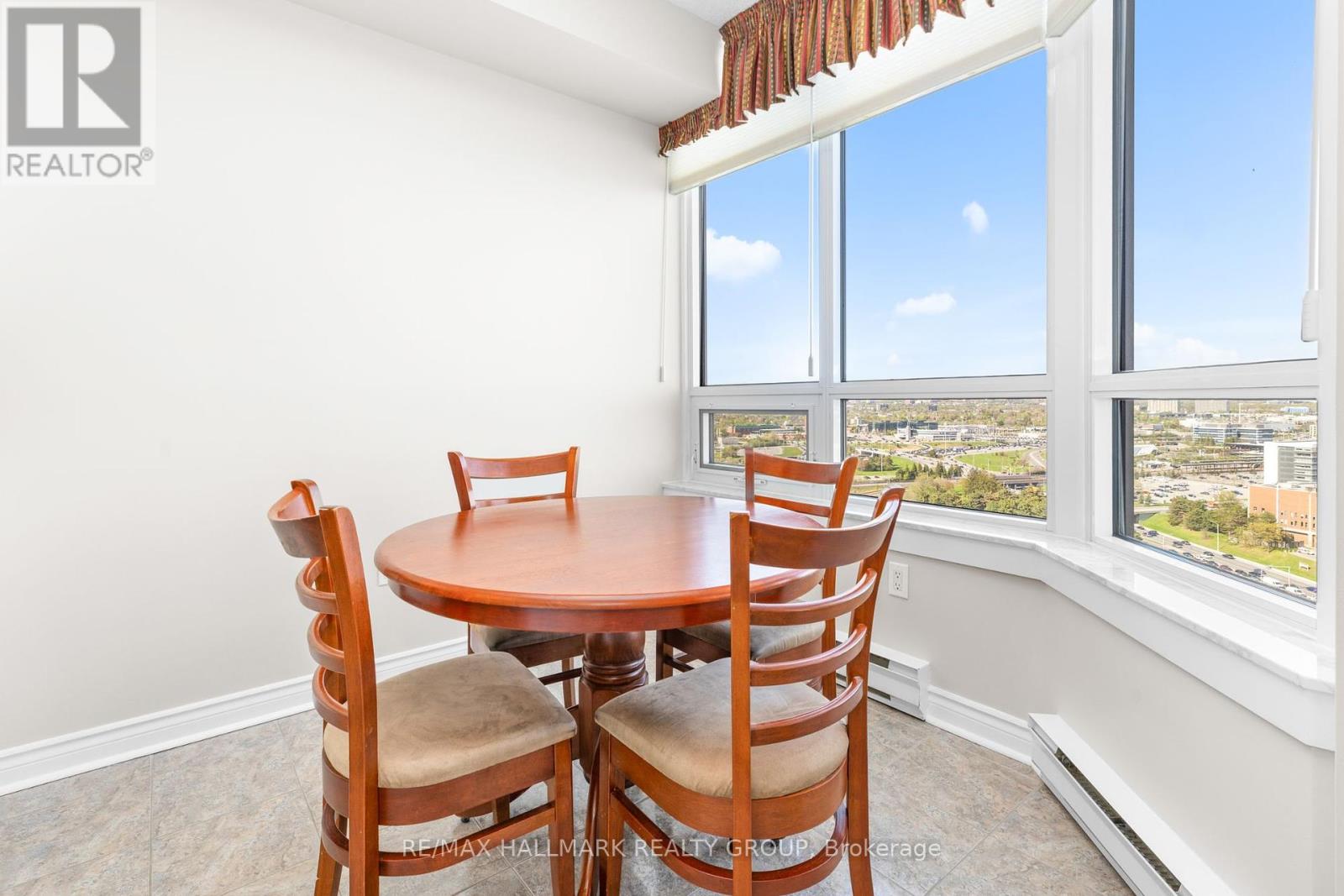 2403 - 1480 Riverside Drive, Ottawa, Ontario  K1G 5H2 - Photo 10 - X12152144