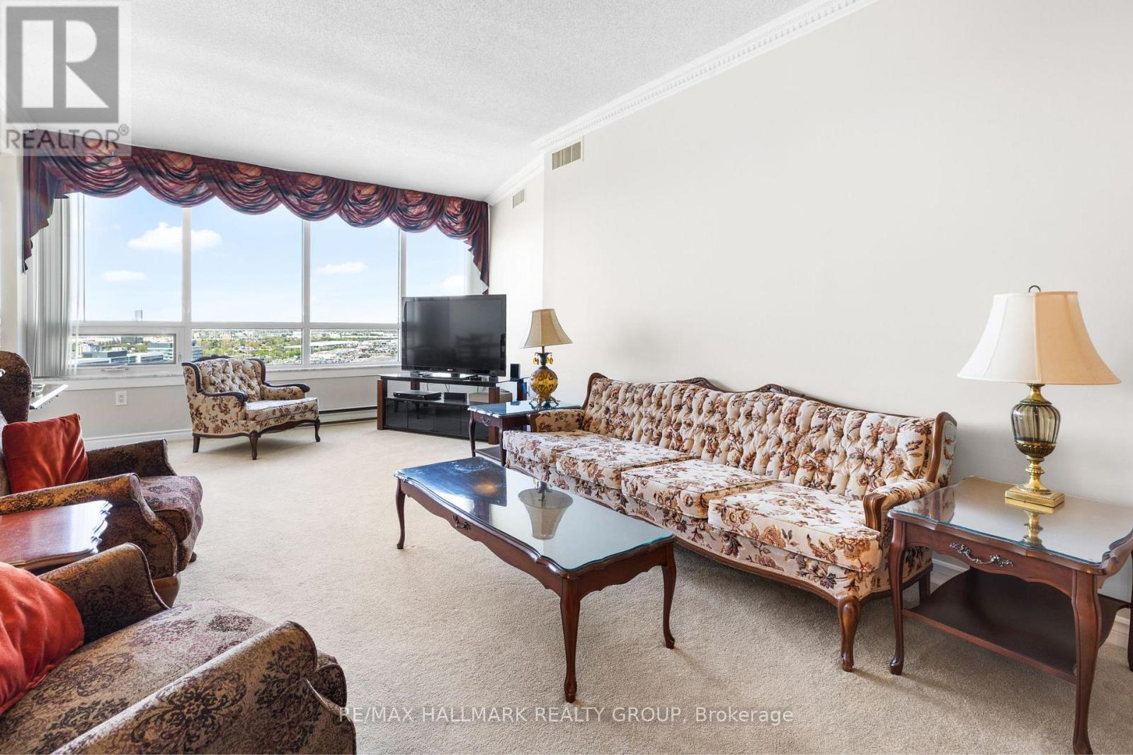 2403 - 1480 Riverside Drive, Ottawa, Ontario  K1G 5H2 - Photo 4 - X12152144