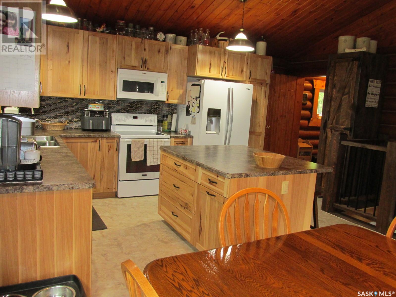 Garrick Log Home Acreage, Torch River Rm No. 488, Saskatchewan  S0J 0M0 - Photo 16 - SK007711