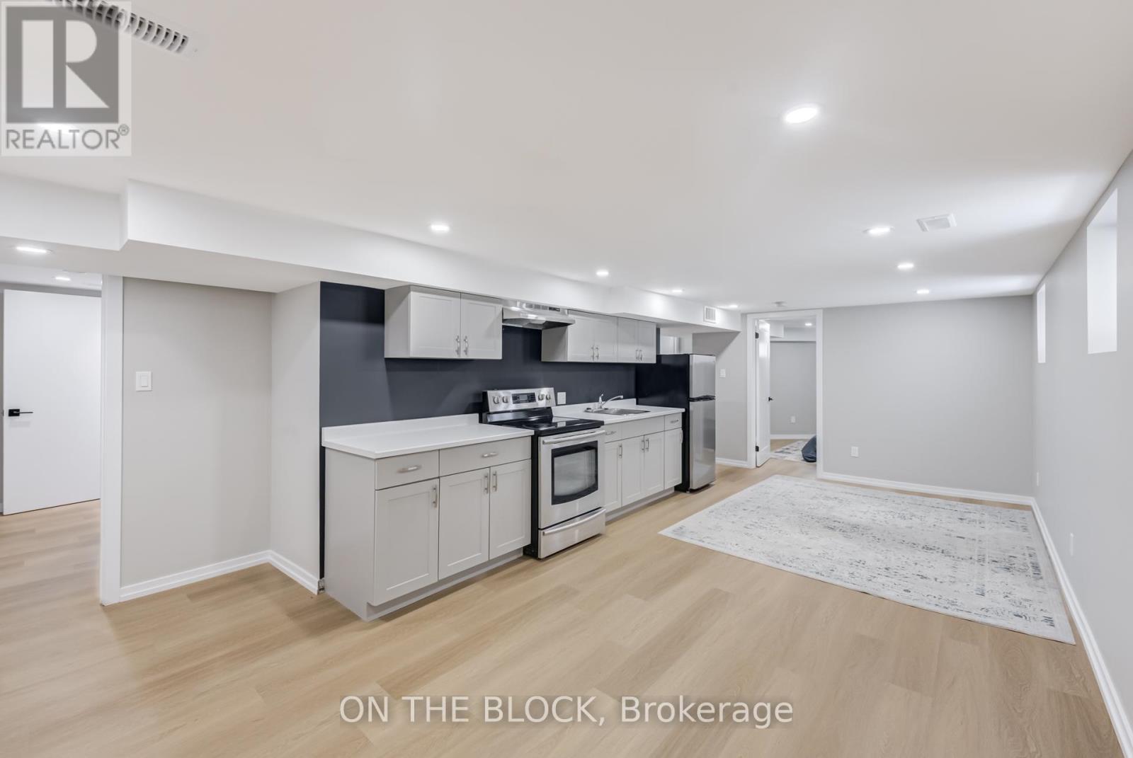 Lower - 5 East Drive, Toronto, Ontario  M6N 2N8 - Photo 5 - W12187329