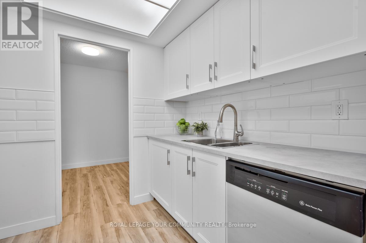 205 - 1535 Lakeshore Road E, Mississauga (Lakeview), Ontario  L5E 3E2 - Photo 9 - W12187333