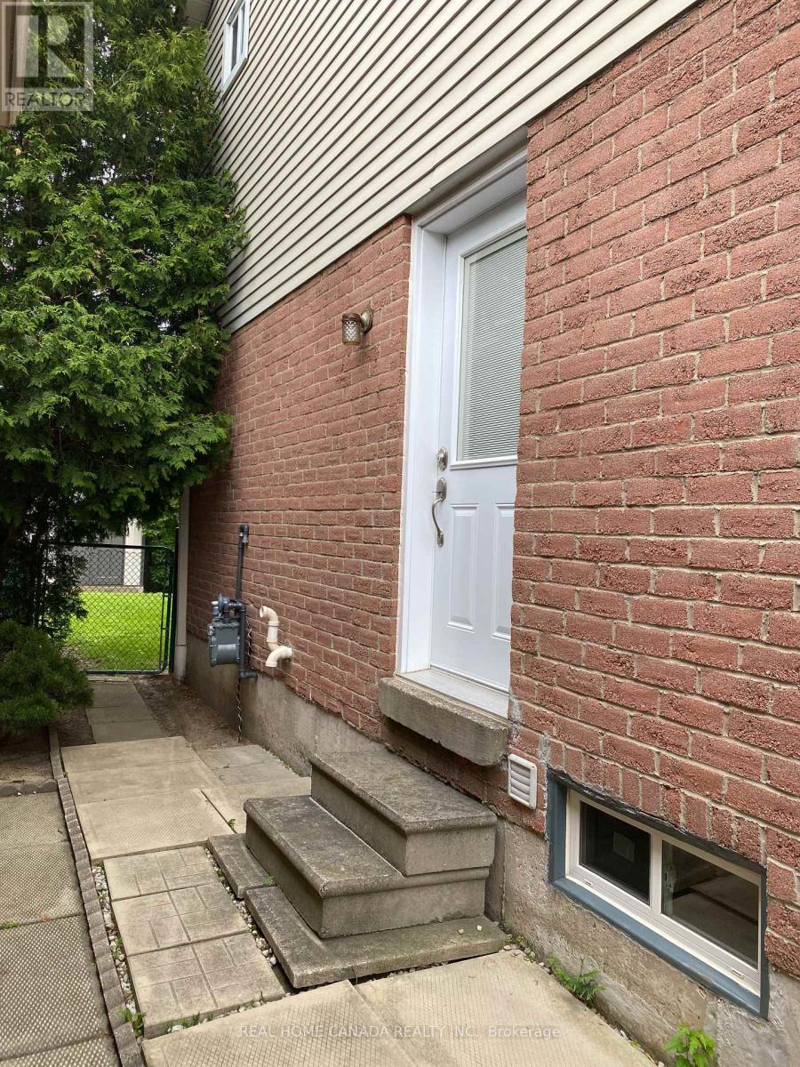 6051 Fullerton Crescent, Mississauga, Ontario  L5N 3A3 - Photo 26 - W12185263