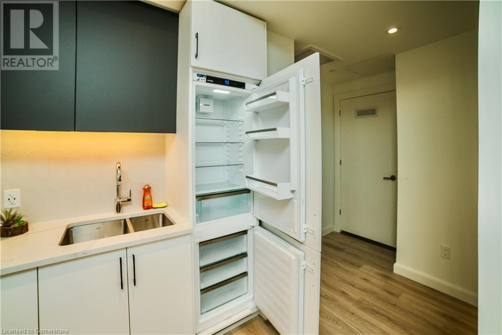 741 King Street W Unit# 1807, Kitchener, Ontario  N2G 1E5 - Photo 12 - 40735939