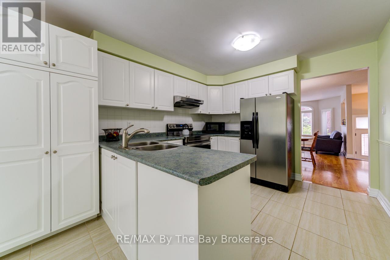 139 Dyer Drive, Wasaga Beach, Ontario  L9Z 1M1 - Photo 8 - S12187345