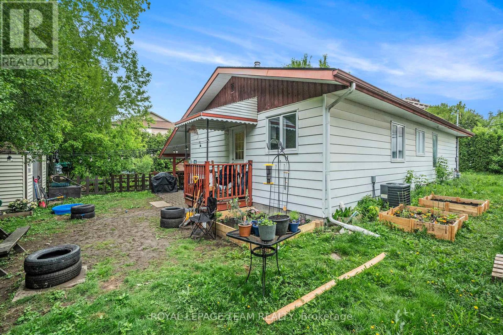 628 Hochelaga Street, Ottawa, Ontario  K1K 2E9 - Photo 13 - X12187349