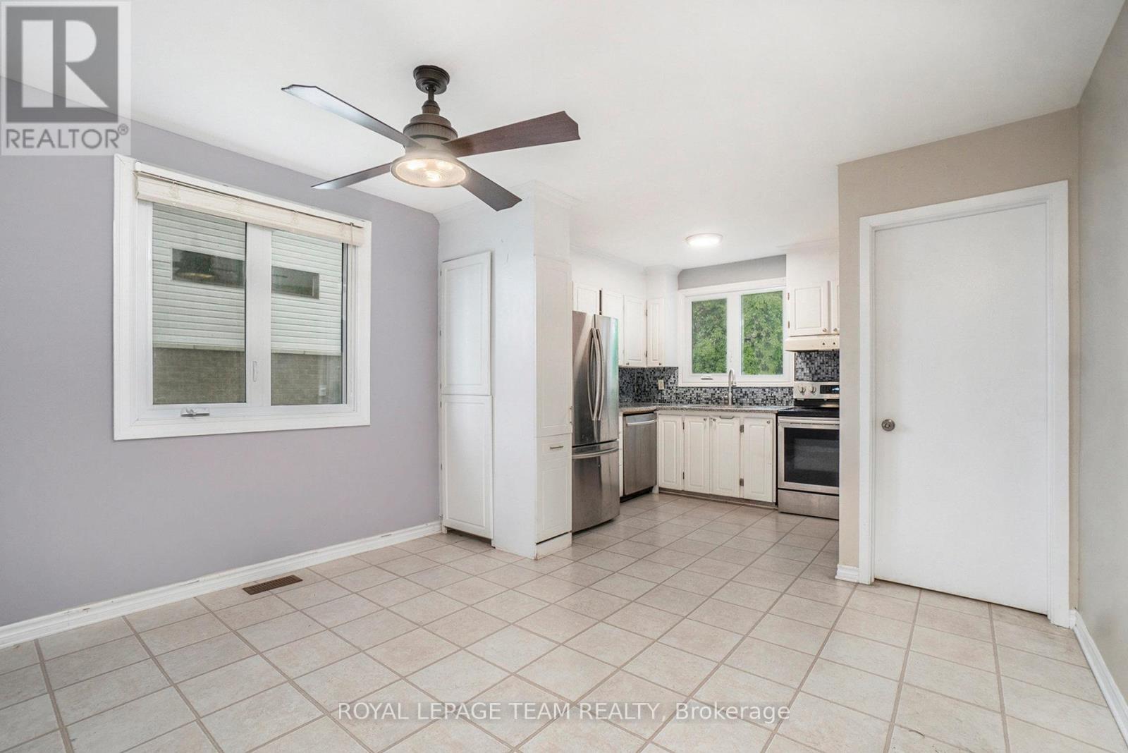 628 Hochelaga Street, Ottawa, Ontario  K1K 2E9 - Photo 5 - X12187349