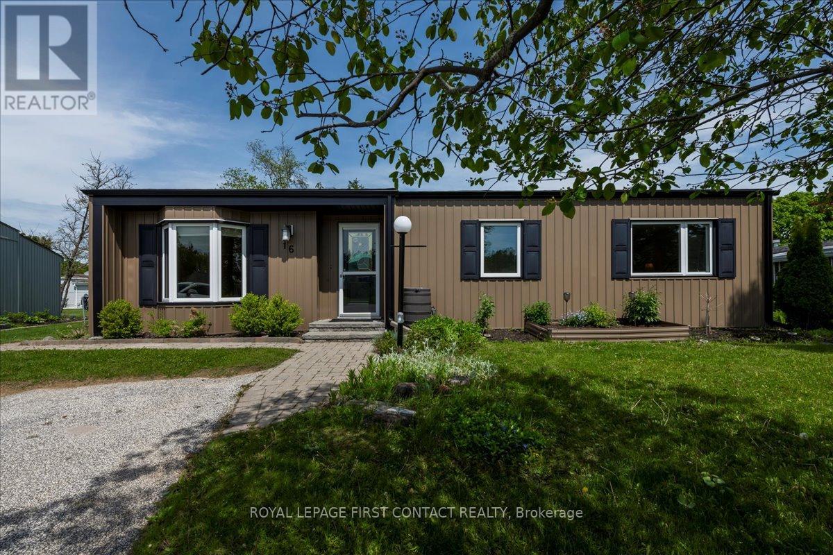 16 HEARTS CONTENT, Innisfil, Ontario
