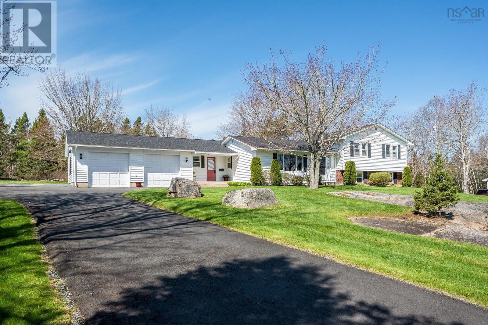 Property at 25 Juniper Way image 2