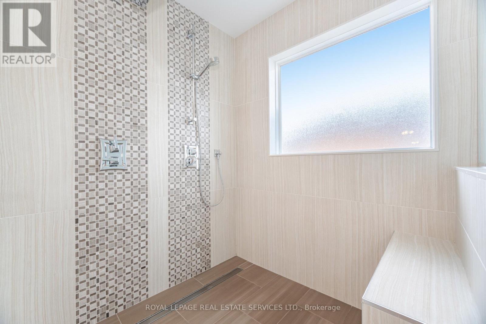 2853 Rosewood Lane, Oakville, Ontario  L6J 7M5 - Photo 26 - W12187354