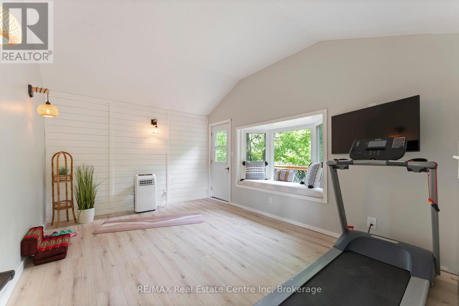 1283 Swan Street, North Dumfries, Ontario  N0B 1E0 - Photo 34 - X12187366