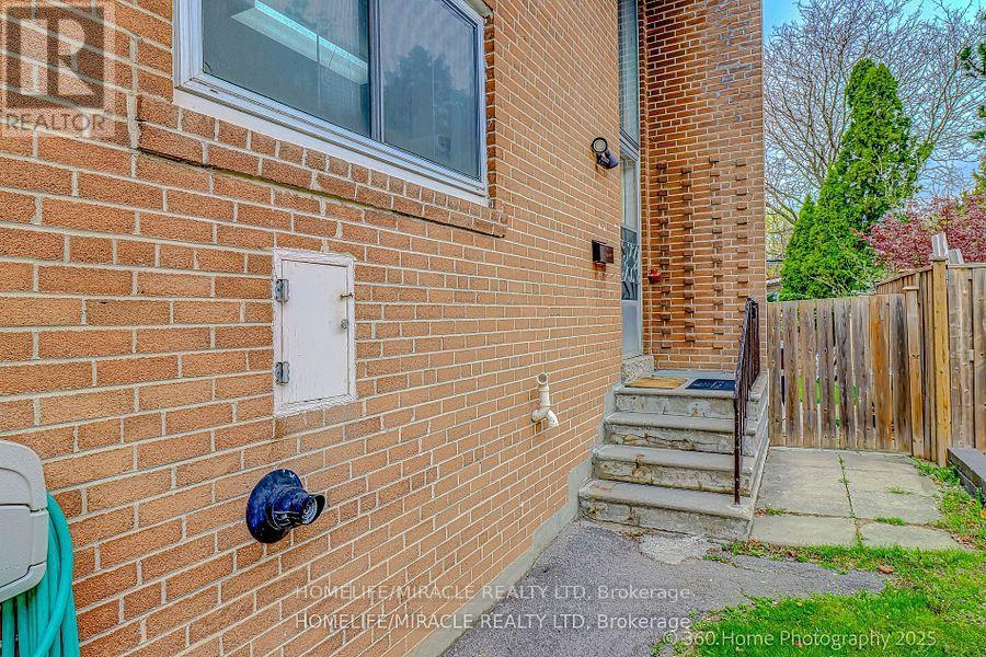 268 Roywood Drive, Toronto, Ontario  M3A 2E6 - Photo 5 - C12187379
