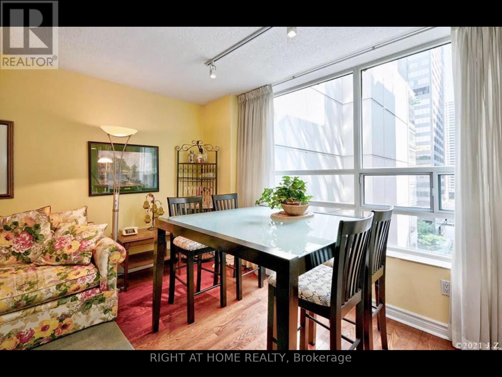 705 - 71 Simcoe Street, Toronto, Ontario  M5J 2S9 - Photo 4 - C12187352