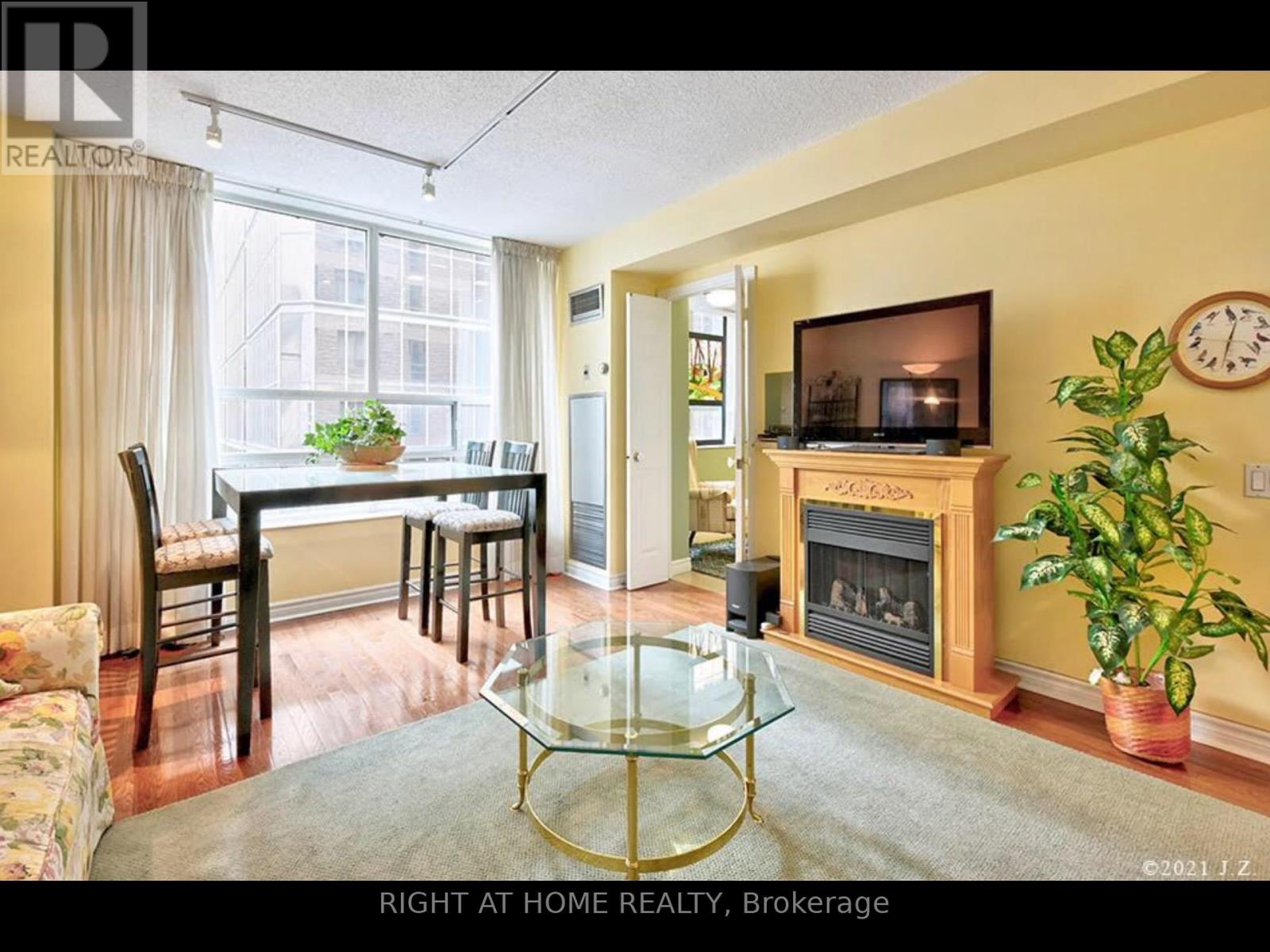 705 - 71 Simcoe Street, Toronto, Ontario  M5J 2S9 - Photo 2 - C12187352