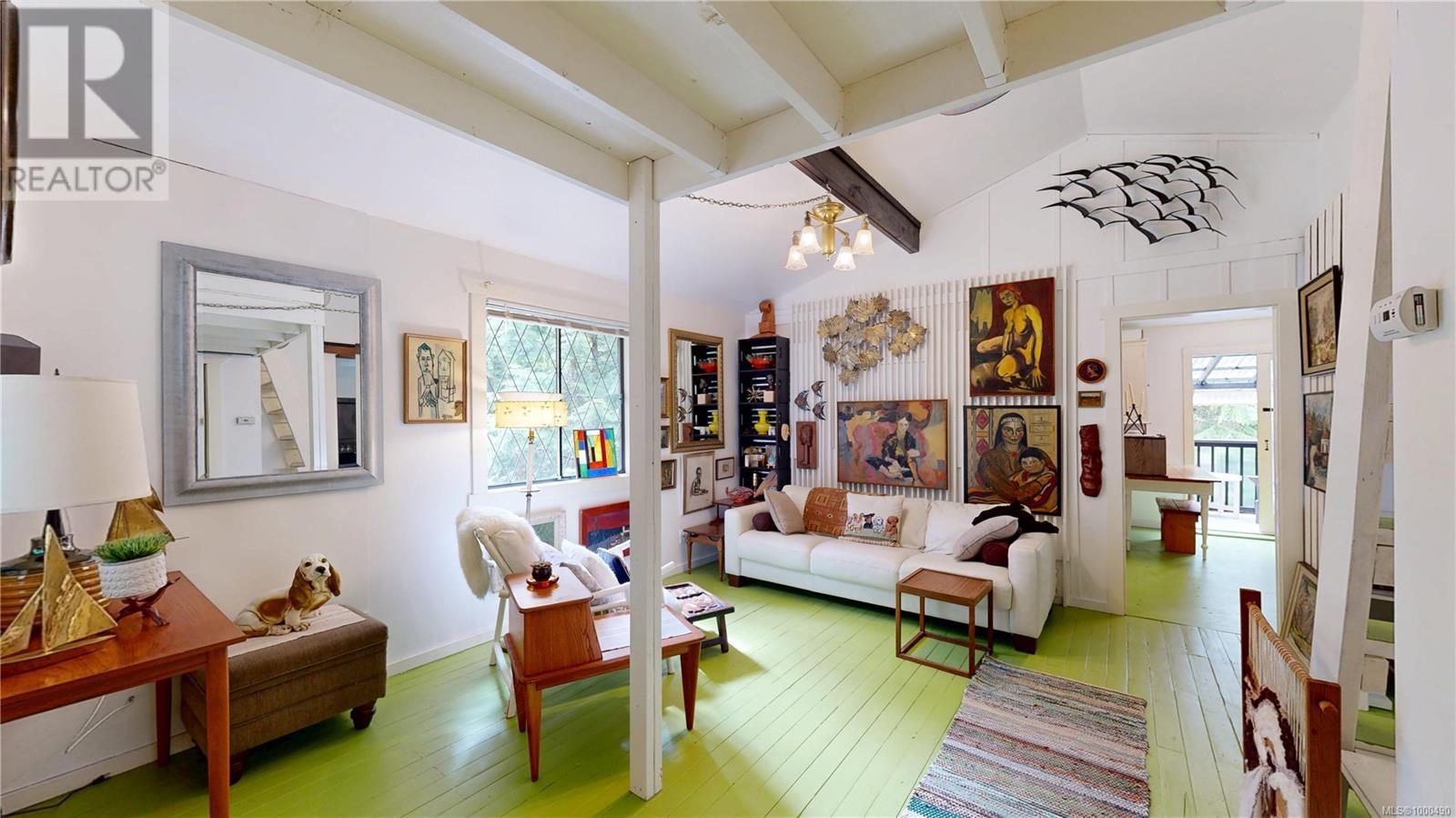 Property at 375 Hemlock Ave image 4