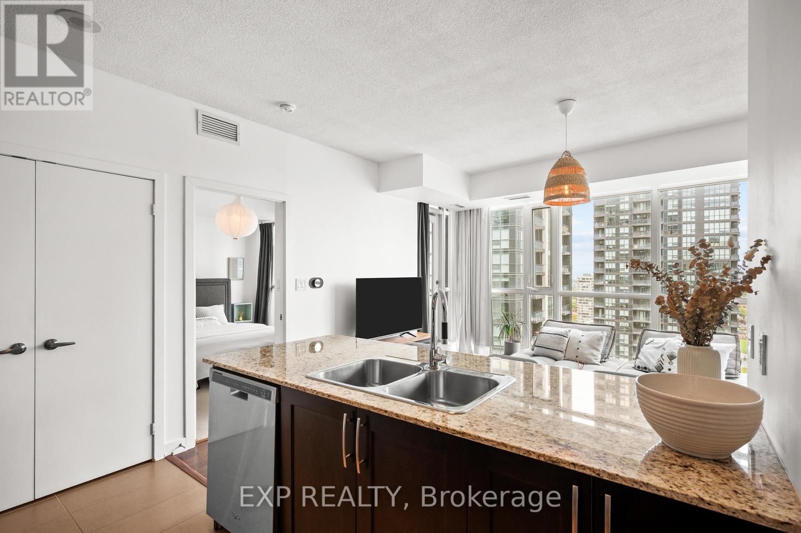 2103 - 4065 Brickstone Mews, Mississauga (City Centre), Ontario  L5B 0G3 - Photo 8 - W12187361