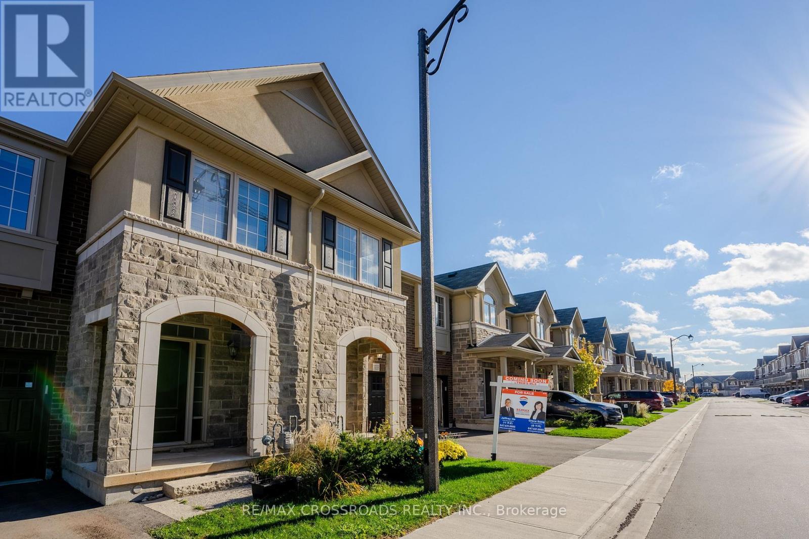 3333 MOCKINGBIRD COMMON, Oakville, Ontario