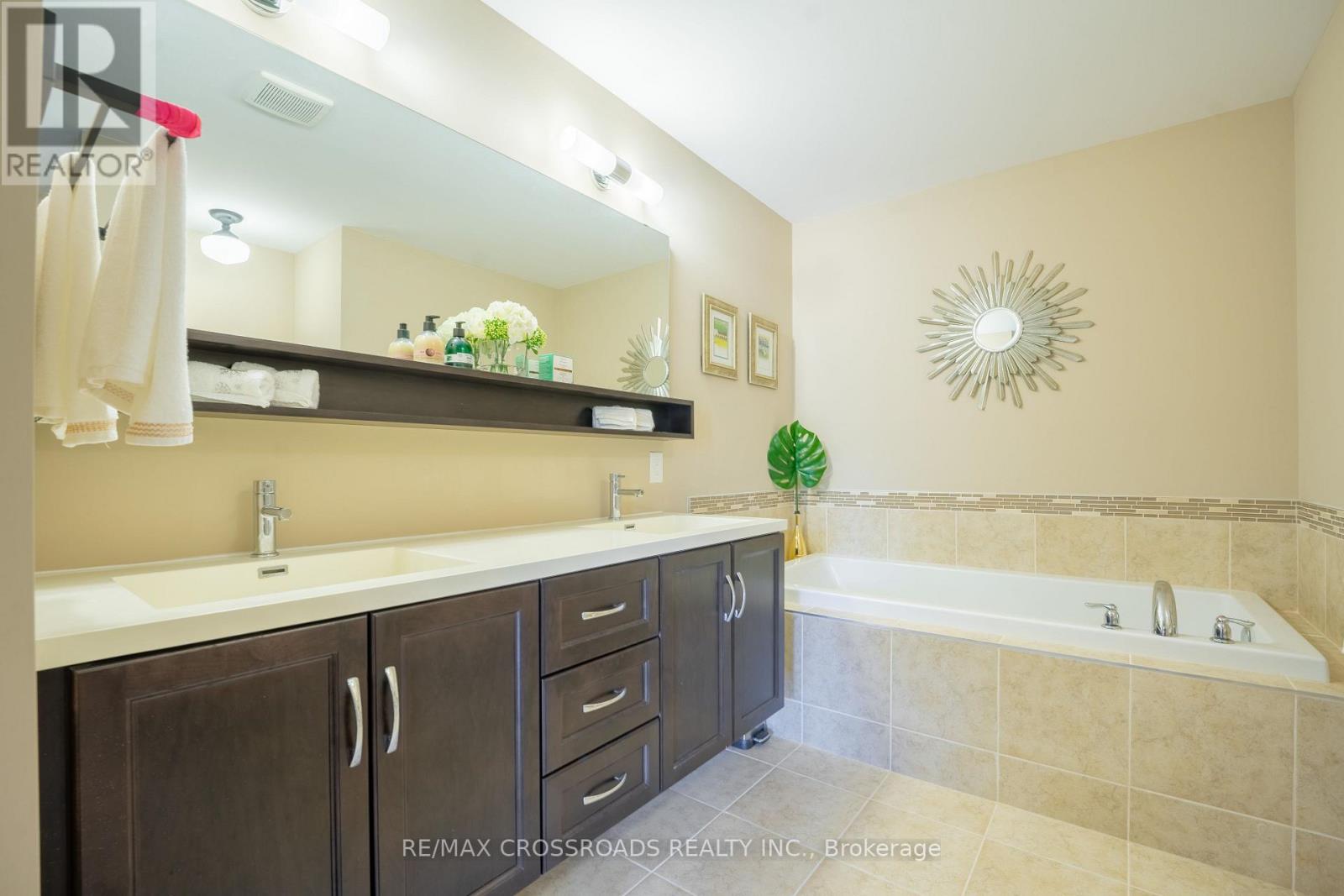 3333 Mockingbird Common, Oakville, Ontario  L6H 0X1 - Photo 30 - W12187372