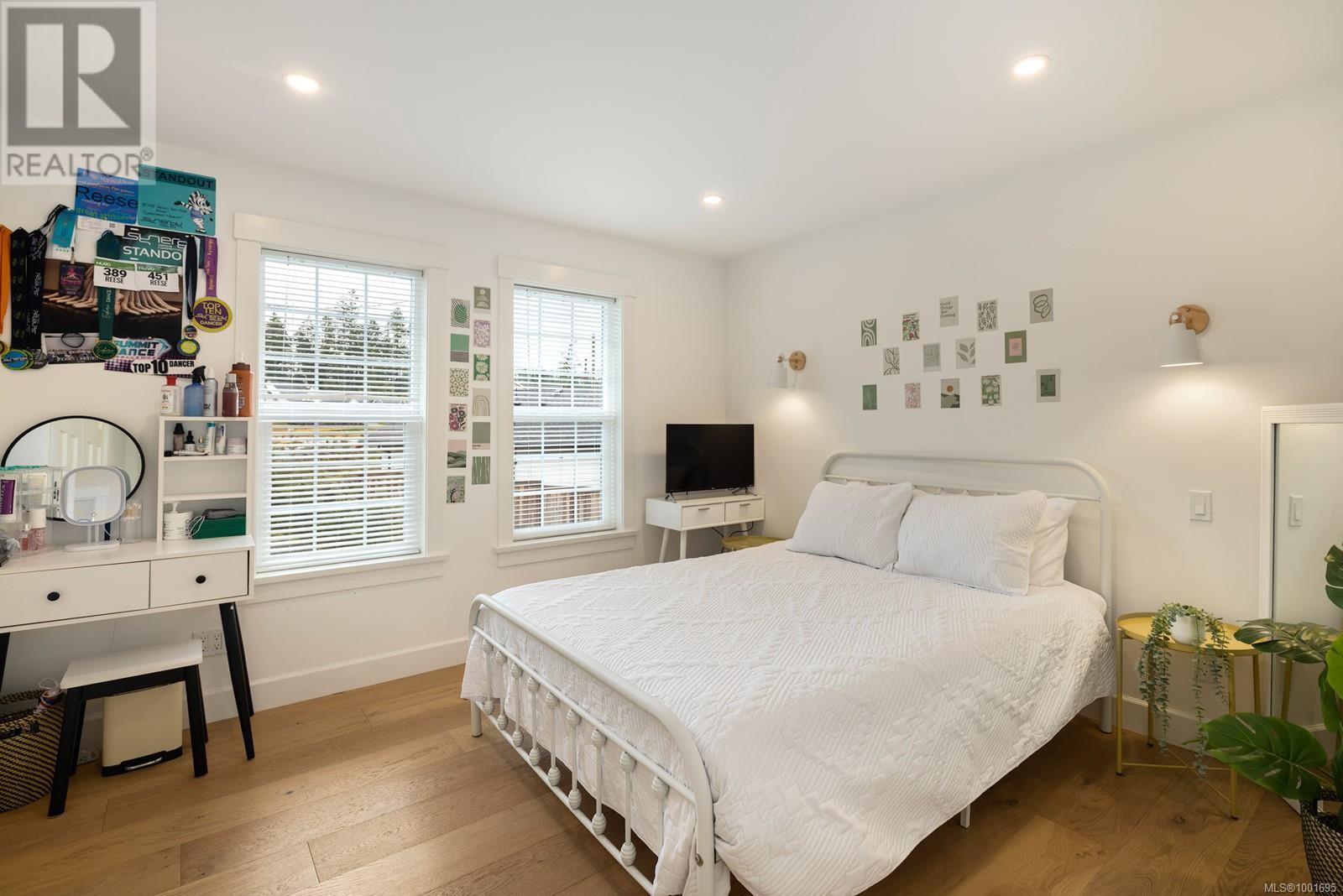 Property at 2795 Sheldrake Pl image 3