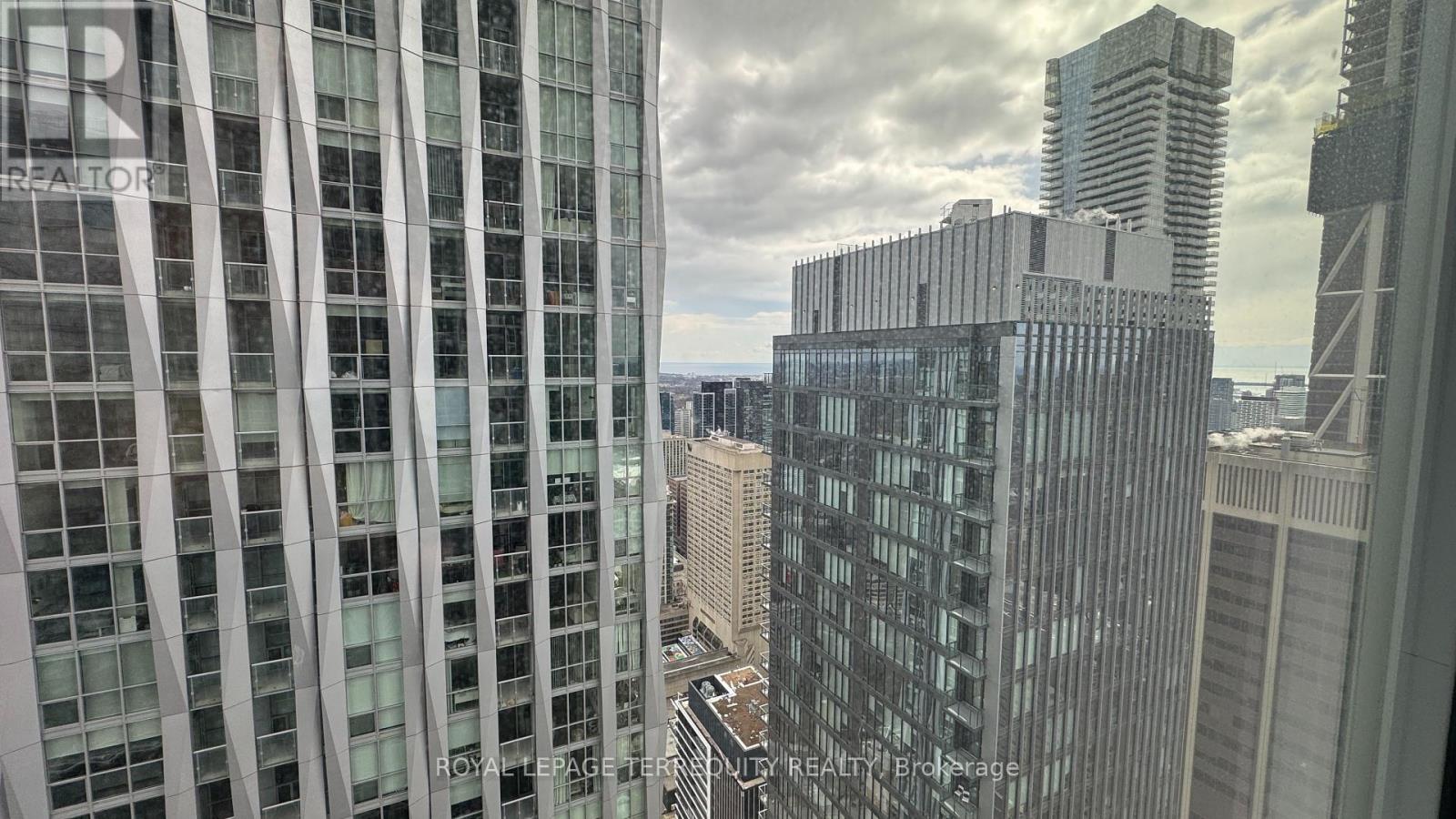 4906 - 11 Yorkville Avenue, Toronto, Ontario  M4W 0B7 - Photo 3 - C12187405