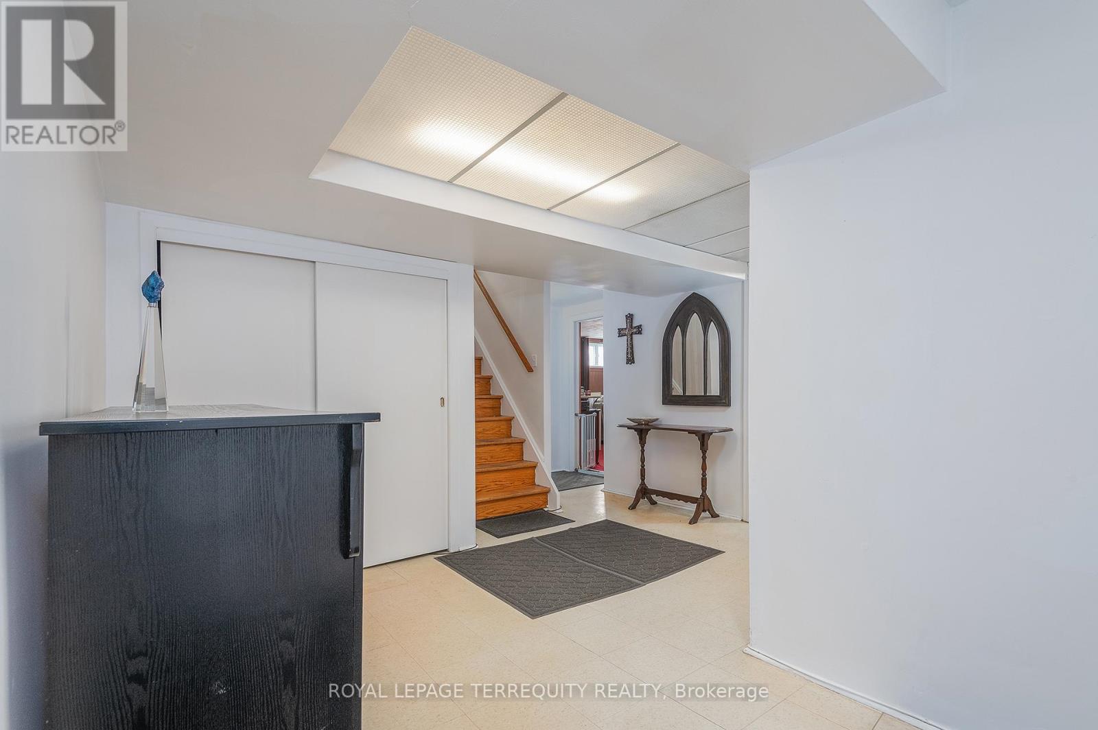 80 Glenaden Avenue E, Toronto, Ontario  M8Y 2L3 - Photo 27 - W12162358