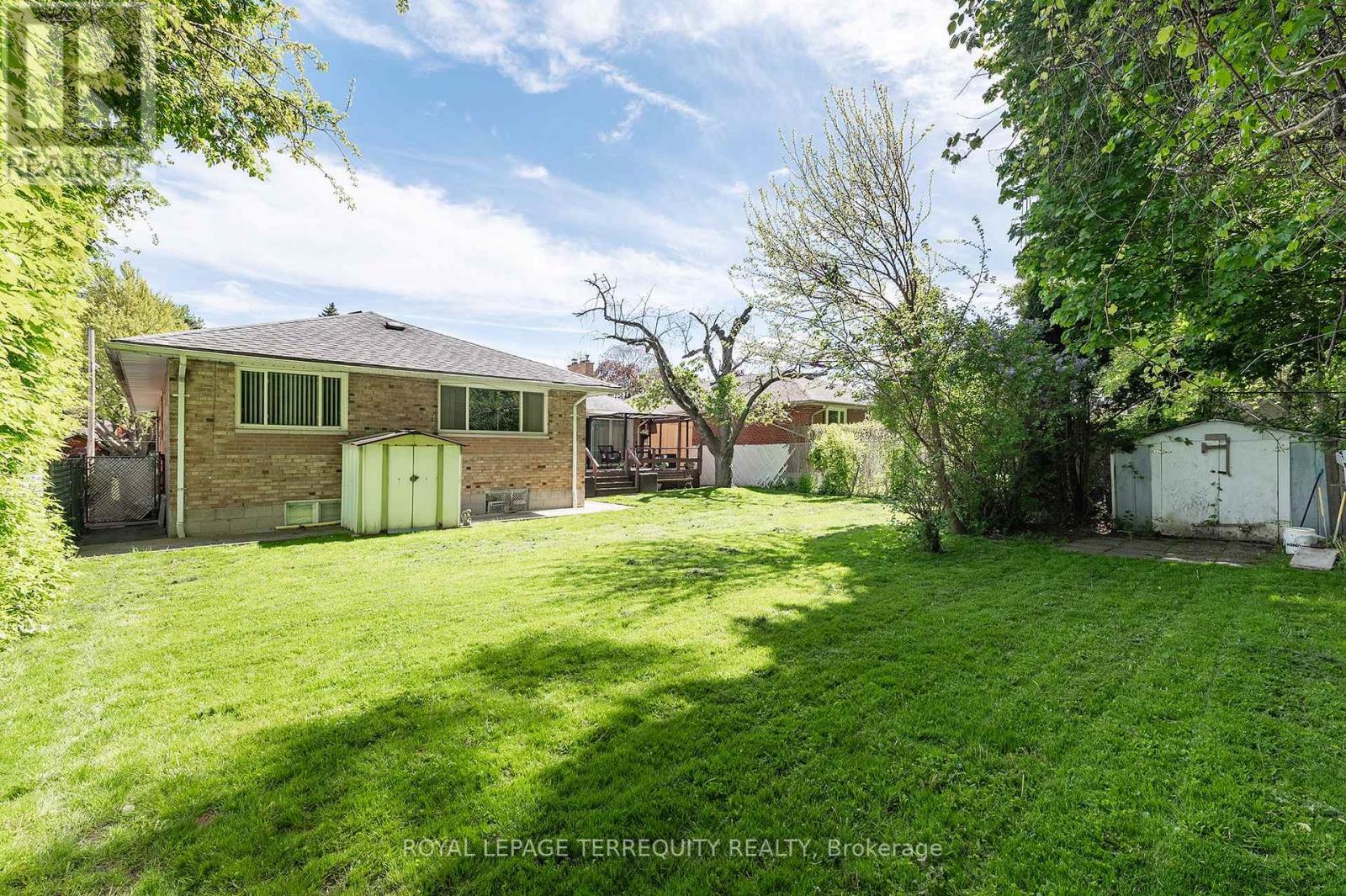 80 Glenaden Avenue E, Toronto, Ontario  M8Y 2L3 - Photo 35 - W12162358
