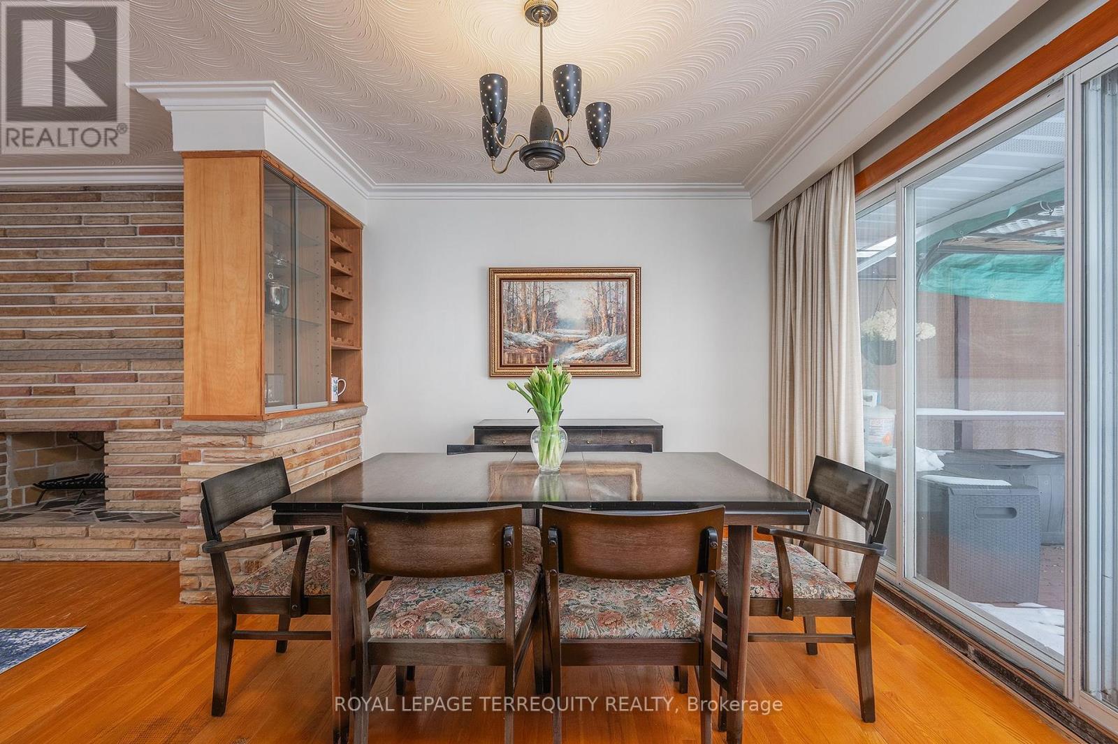 80 Glenaden Avenue E, Toronto, Ontario  M8Y 2L3 - Photo 9 - W12162358