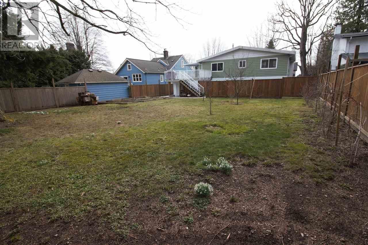 Top 431 Fifth Street, New Westminster, British Columbia  V3L 2X5 - Photo 13 - R3009502