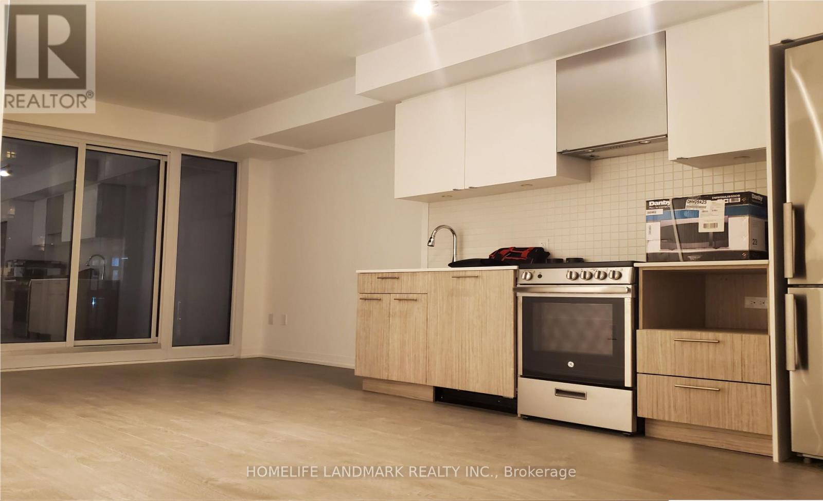 817 - 251 Jarvis Street, Toronto, Ontario  M5B 0C3 - Photo 2 - C12184478