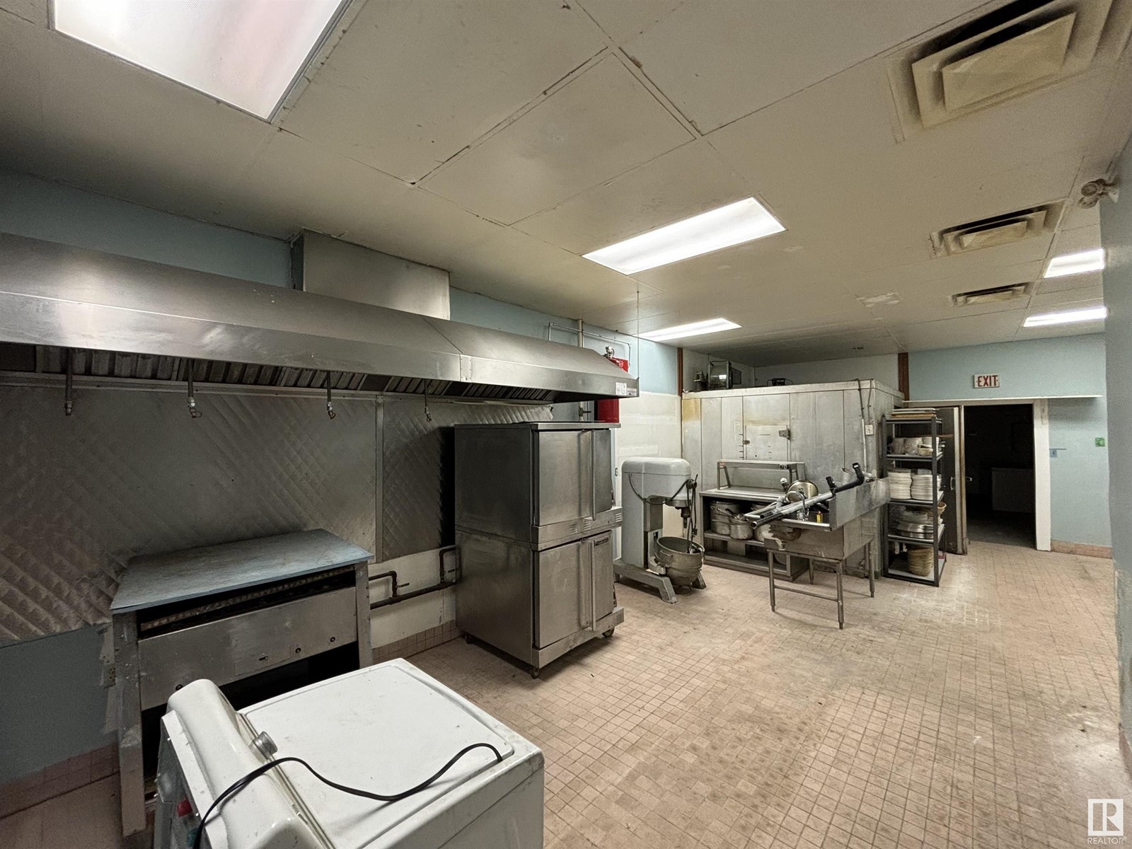 7221 104 St Nw, Edmonton, Alberta  T6E 4B8 - Photo 4 - E4439786