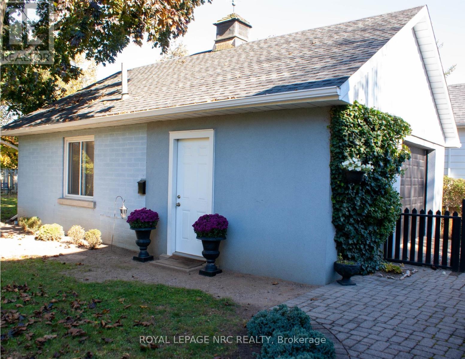 553 Carlton Street, St. Catharines, Ontario  L2M 4X6 - Photo 8 - X12187414