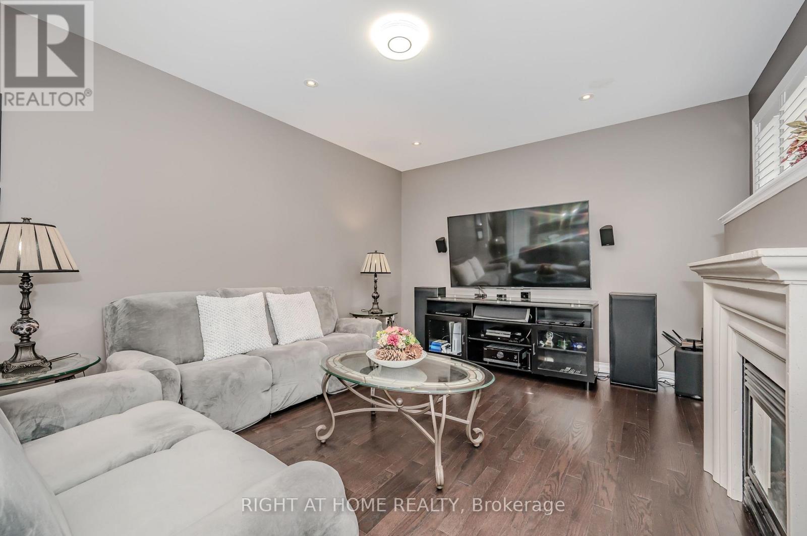 64 Kalmia Road, Brampton, Ontario  L6X 4N4 - Photo 17 - W12109485
