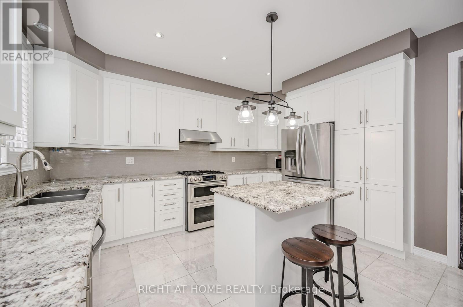 64 Kalmia Road, Brampton, Ontario  L6X 4N4 - Photo 15 - W12109485