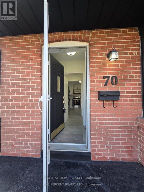 70 Bunnell Crescent, Toronto, Ontario  M3M 2C1 - Photo 3 - W12187242
