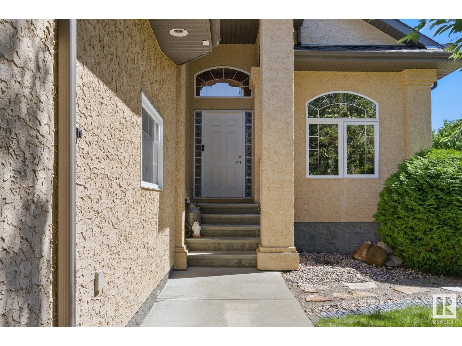 Property at 57 VALLEYVIEW RG image 3