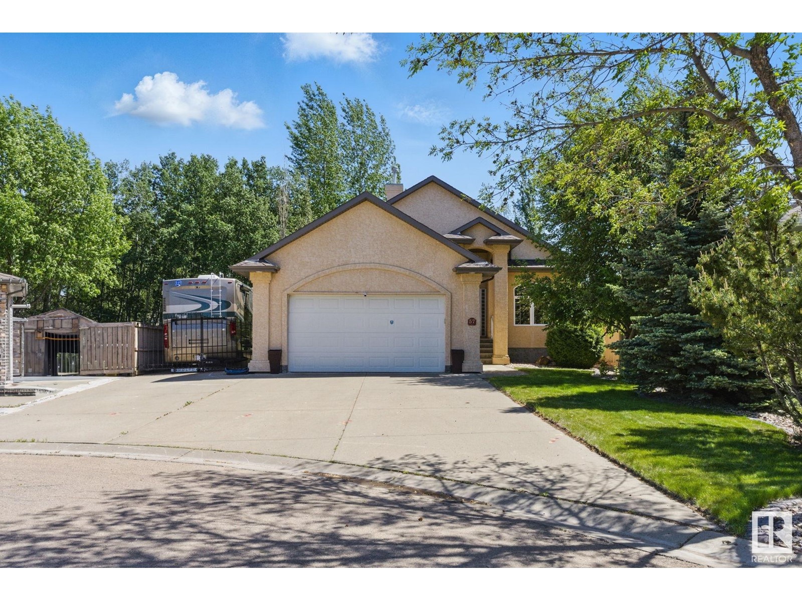 Property at 57 VALLEYVIEW RG image 1